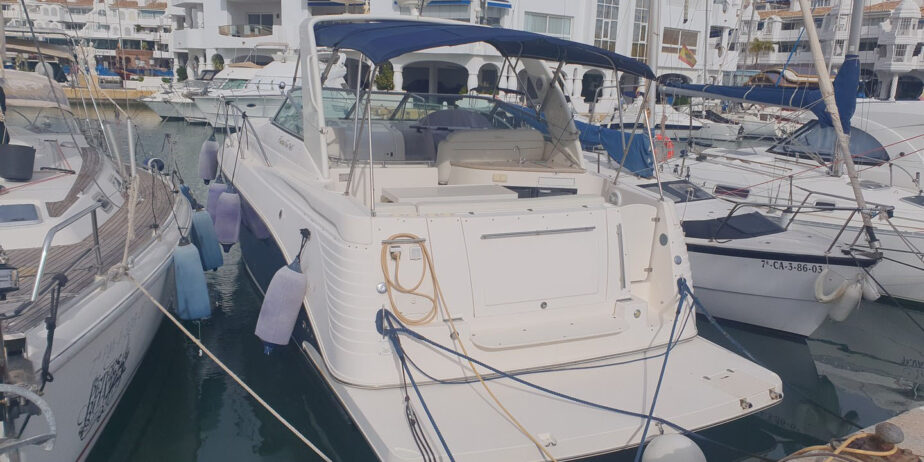 Rinker 360 Express Cruiser