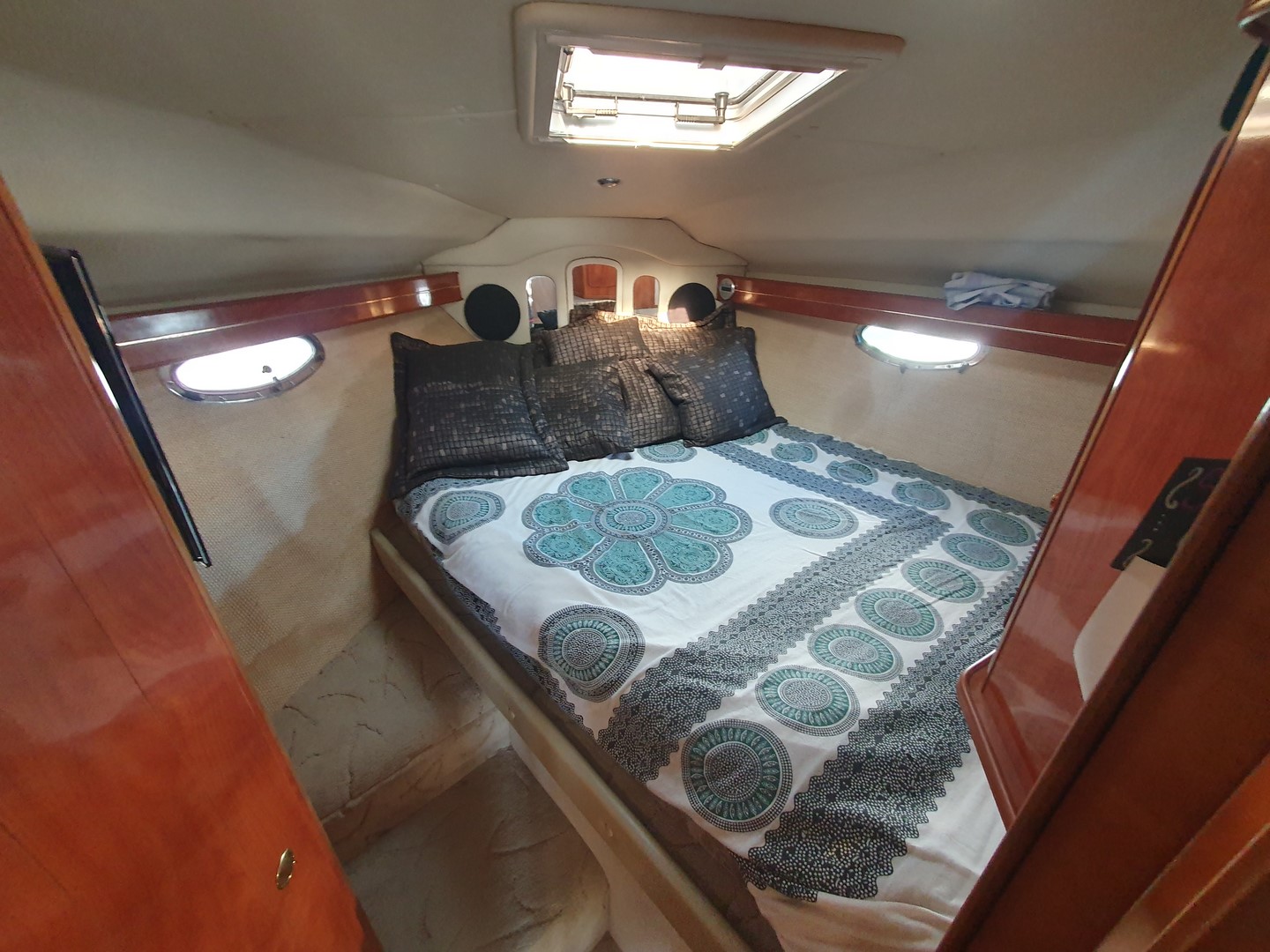 Rinker 360 Express Cruiser