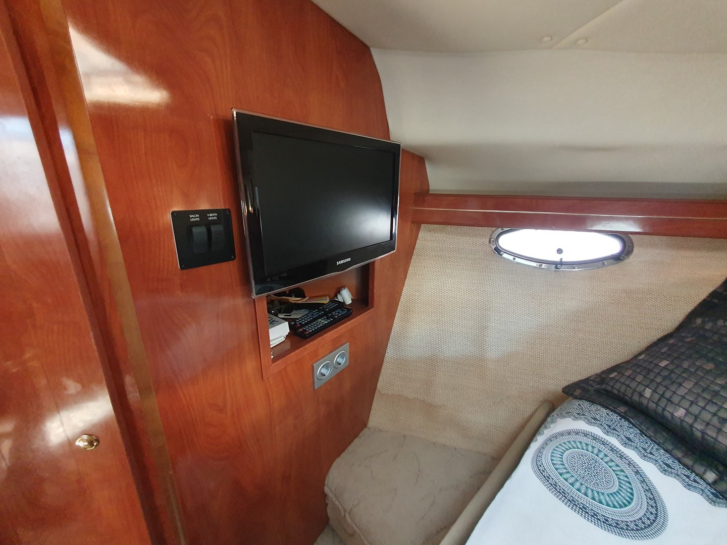 Rinker 360 Express Cruiser