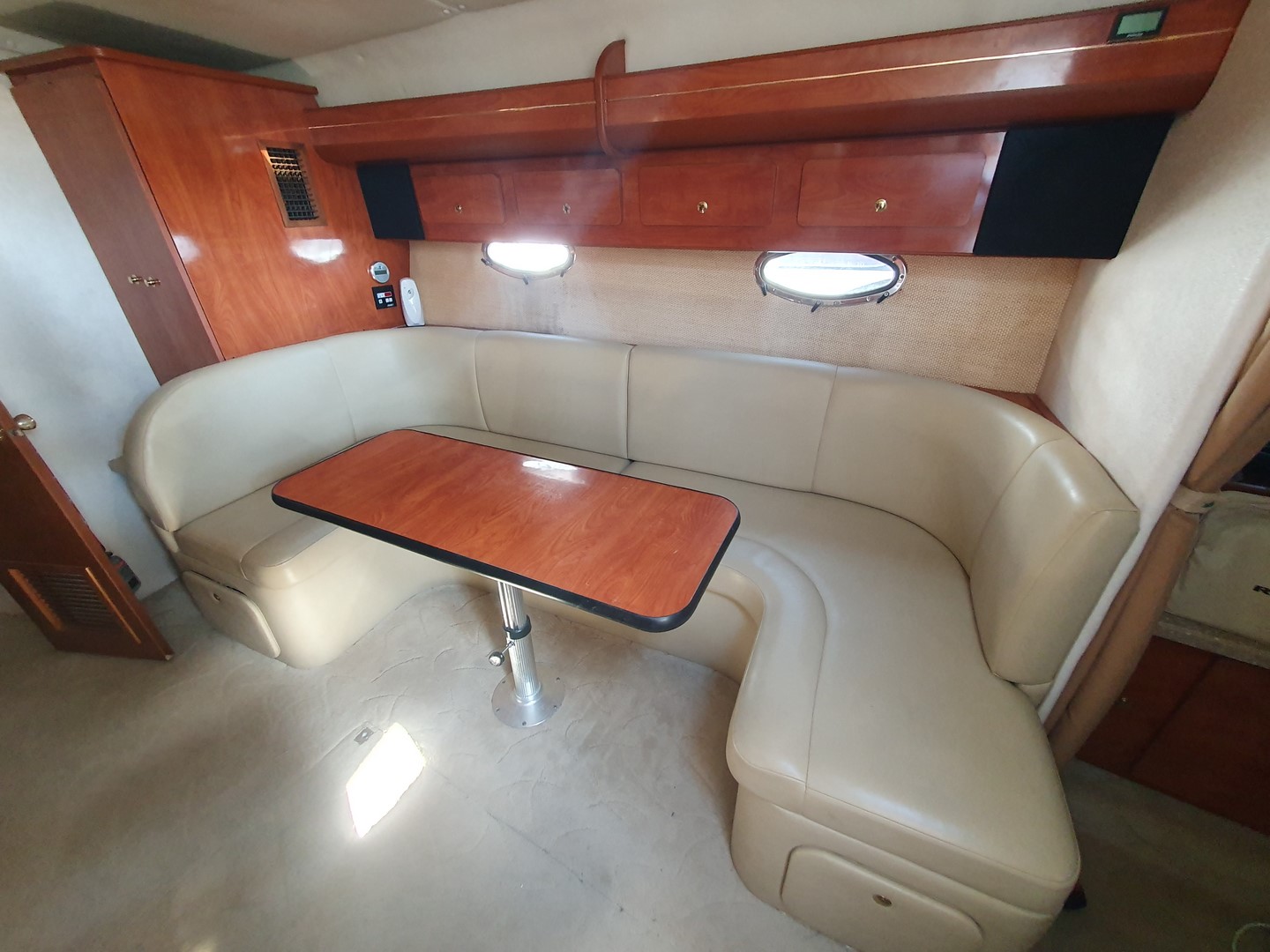 Rinker 360 Express Cruiser