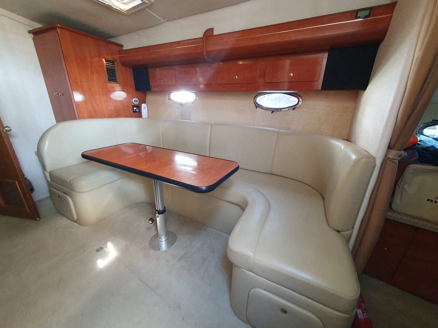 Rinker 360 Express Cruiser